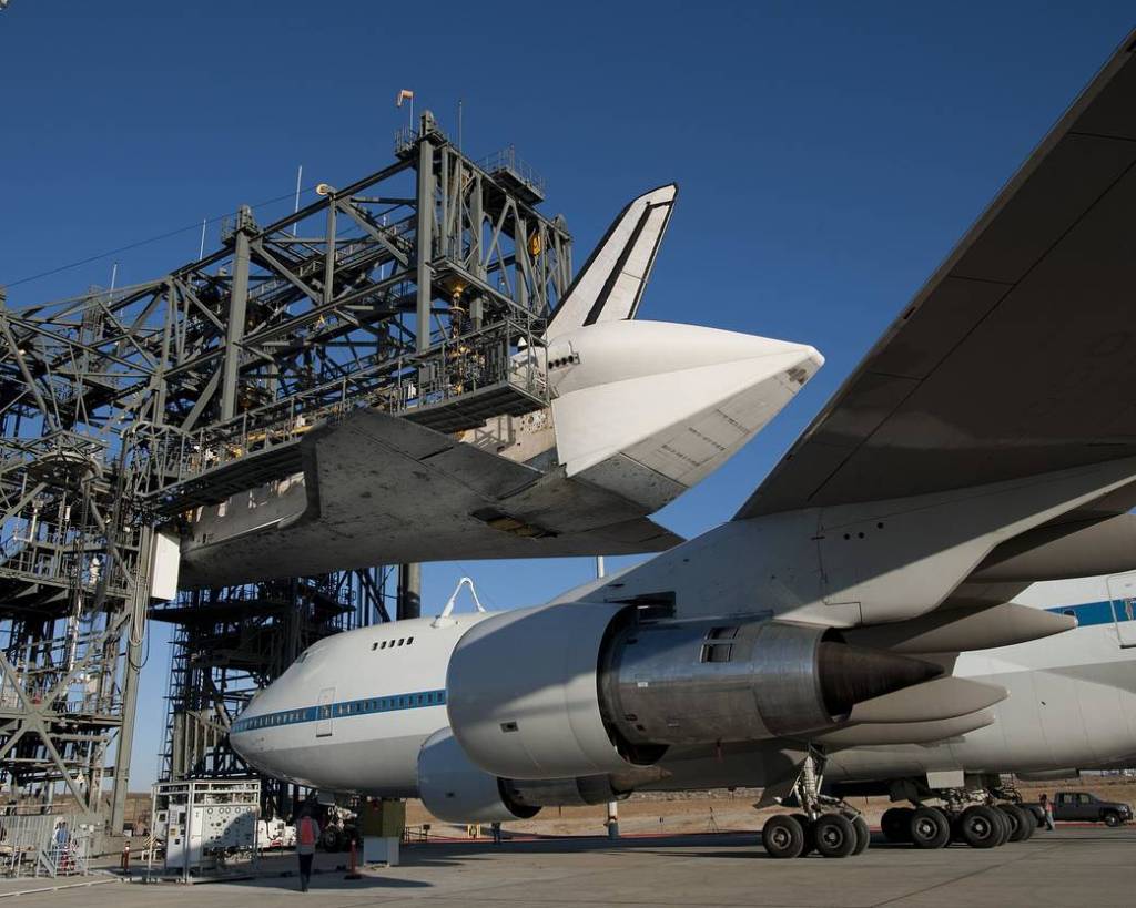 STS-128 Discovery Awaits the 747 SCA