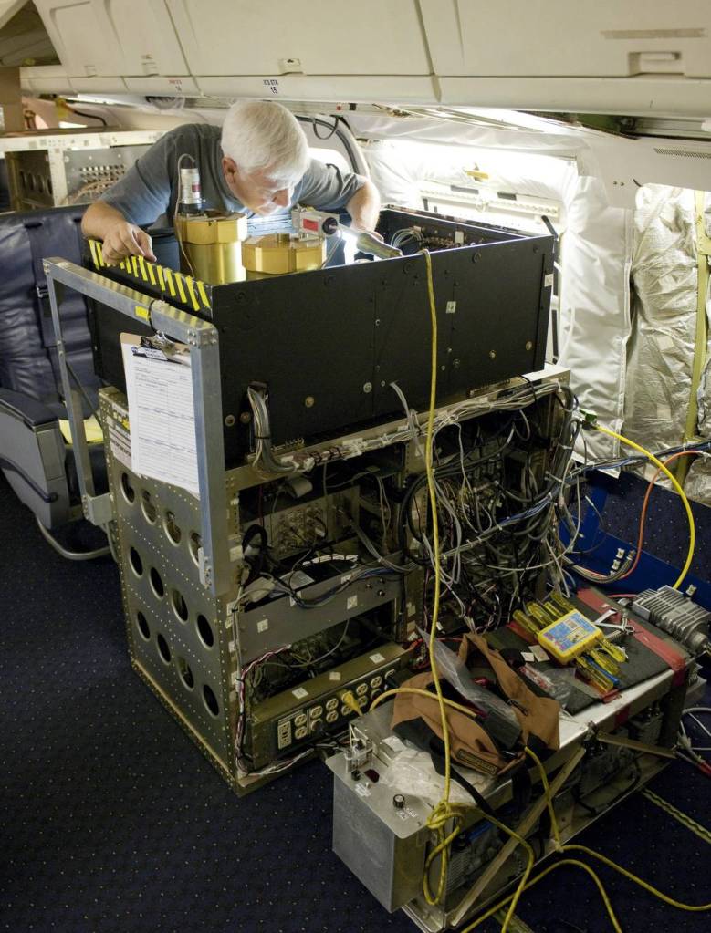 DACOM Mounted in DC-8 for Operation IceBridge 2009