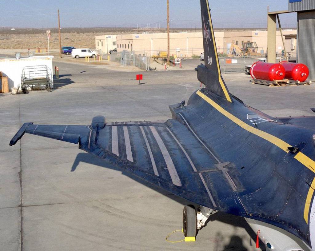 F-16XL #1 Wing Pressure Belts