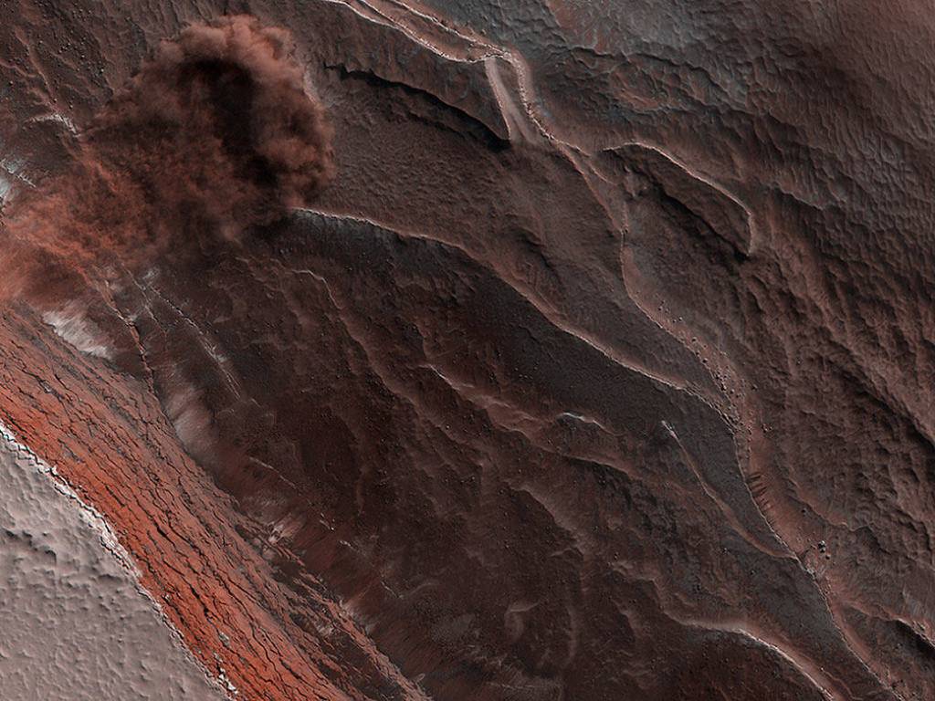 Capturing an Avalanche on Mars