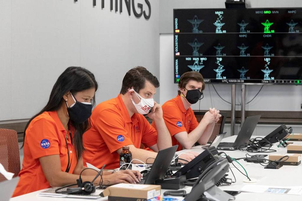 Ingenuity’s Team Waits for Data on Helicopter’s First Flight