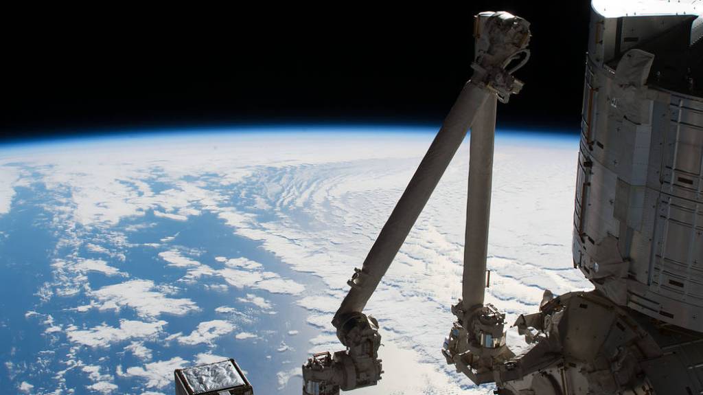 Earth’s Limb, Pacific Ocean and the Space Station’s Kibo Laboratory