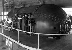 A quartet of NACA staff conduct tests on airfoils in the Variable Density Tunnel.