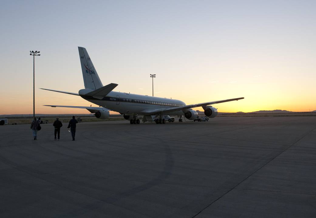DC-8 Flying Lab Kicks Off Second Year of IceBridge Studies