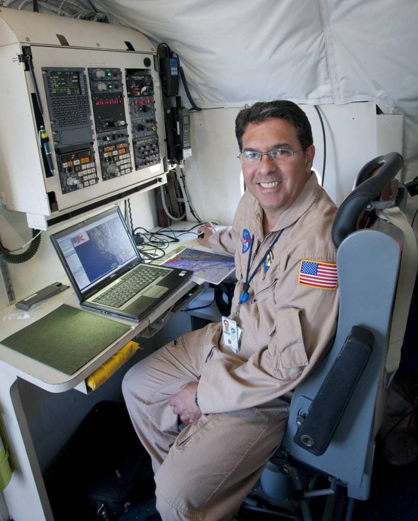 Manny Antimisiaris Directs Flight Path for Operation IceBridge 2010