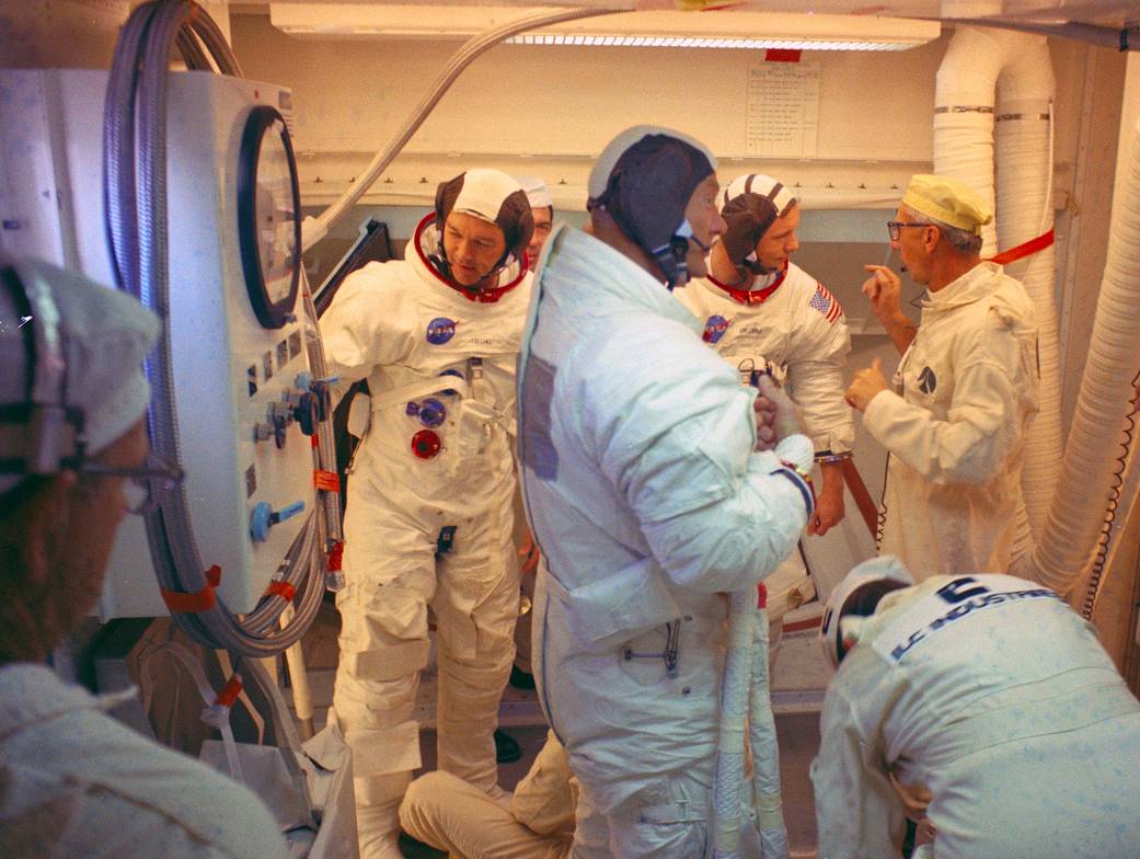 Guenter Wendt and the Apollo 11 Crew