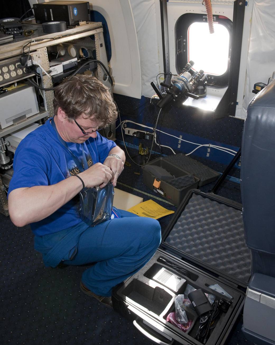 PI Installs Spectrograph in DC-8