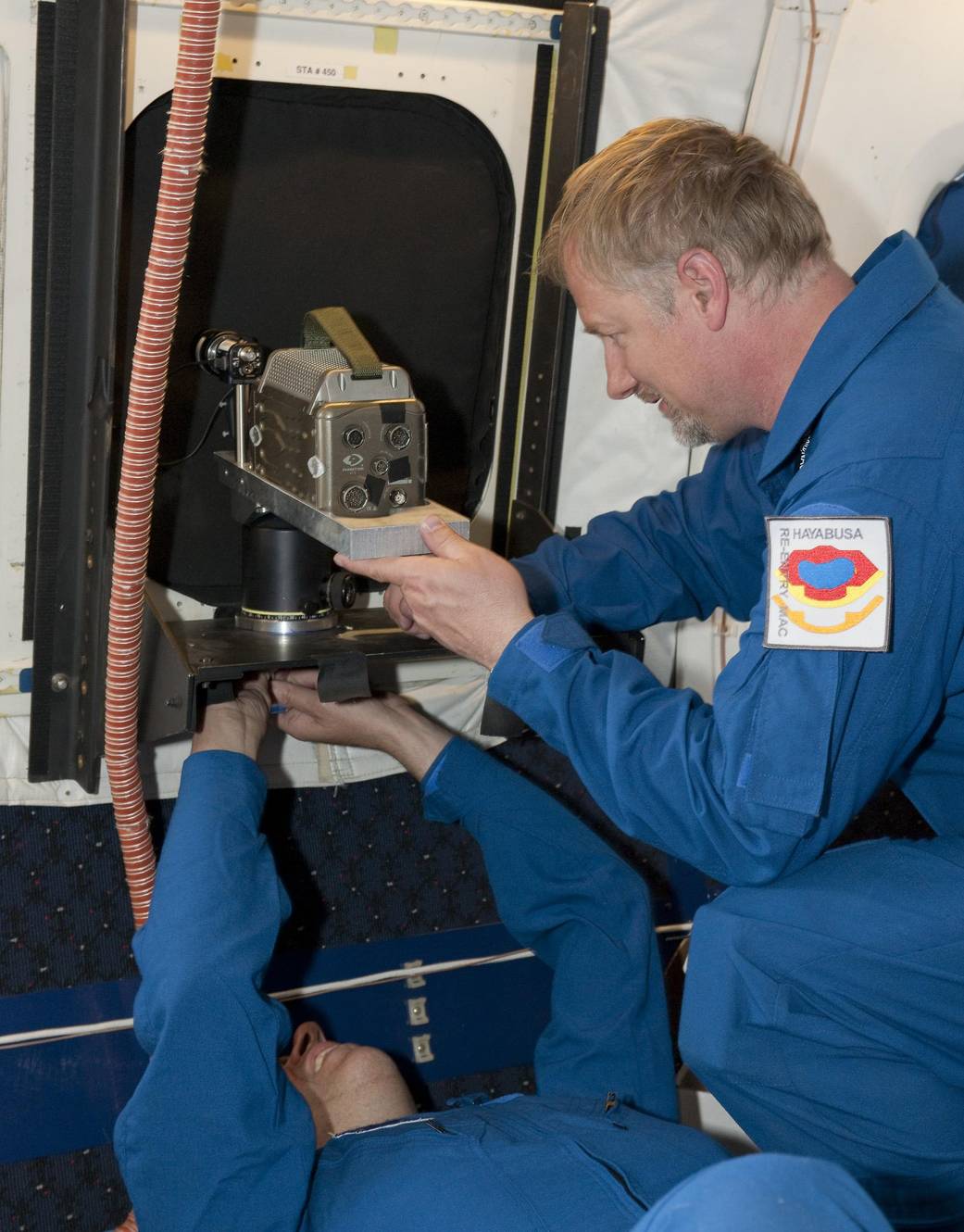 High-Frame-Rate Spectrograph Installed in DC-8