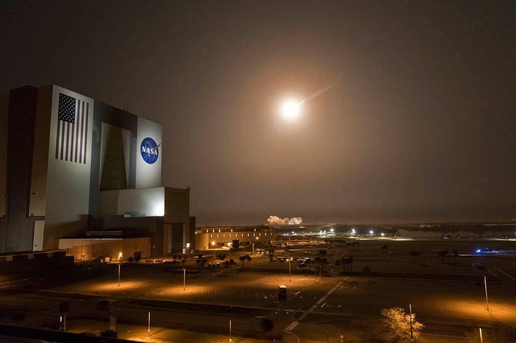 SpaceX Falcon 9 Rocket Lifts Off From Launch Complex 39A