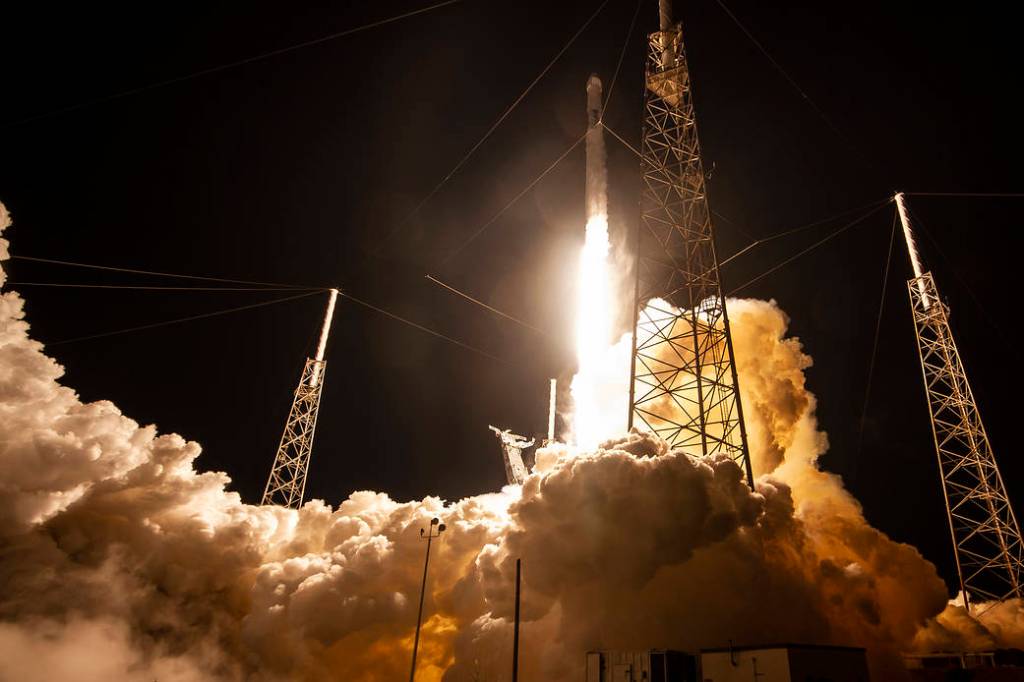 Liftoff of SpaceX’s CRS-17 Dragon Cargo Craft