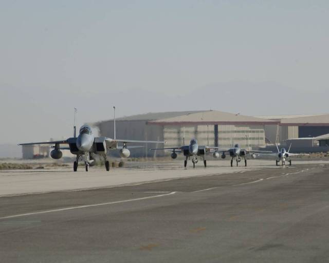 F-15Ds Taxi Toward Dryden Flight Research Center