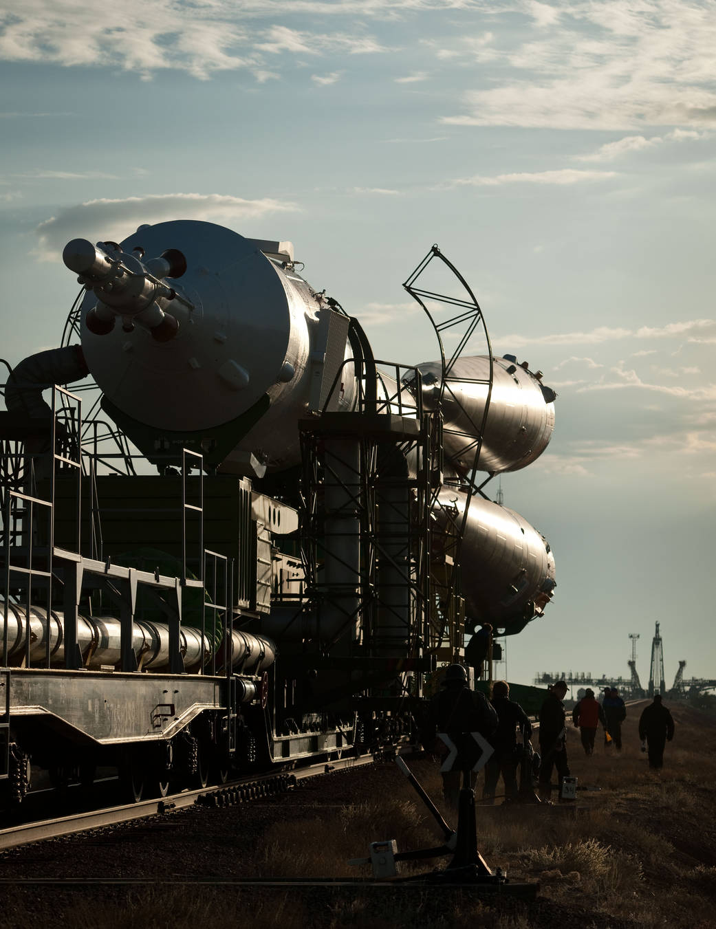 Soyuz Rolls to the Pad