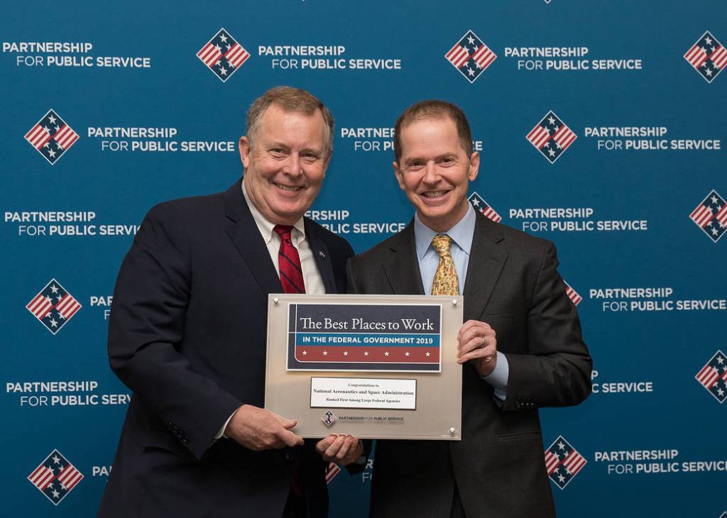 NASA Deputy Administrator Accepts Best Place to Work Award for NASA