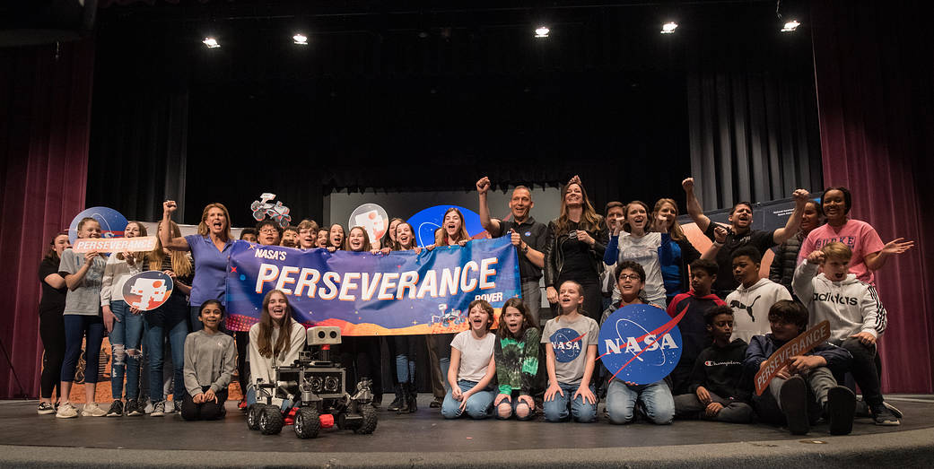 Students cheer Perseverance