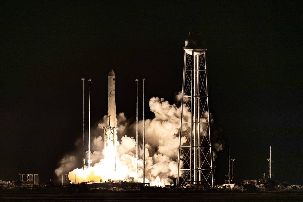 Antares Rocket Launches to the Space Station