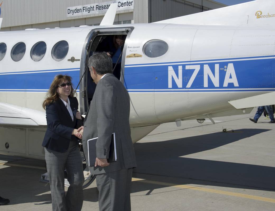 NASA Deputy Administrator Visits Dryden