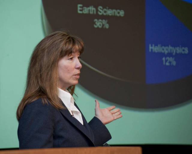NASA Deputy Administrator Lori Garver Visits Dryden