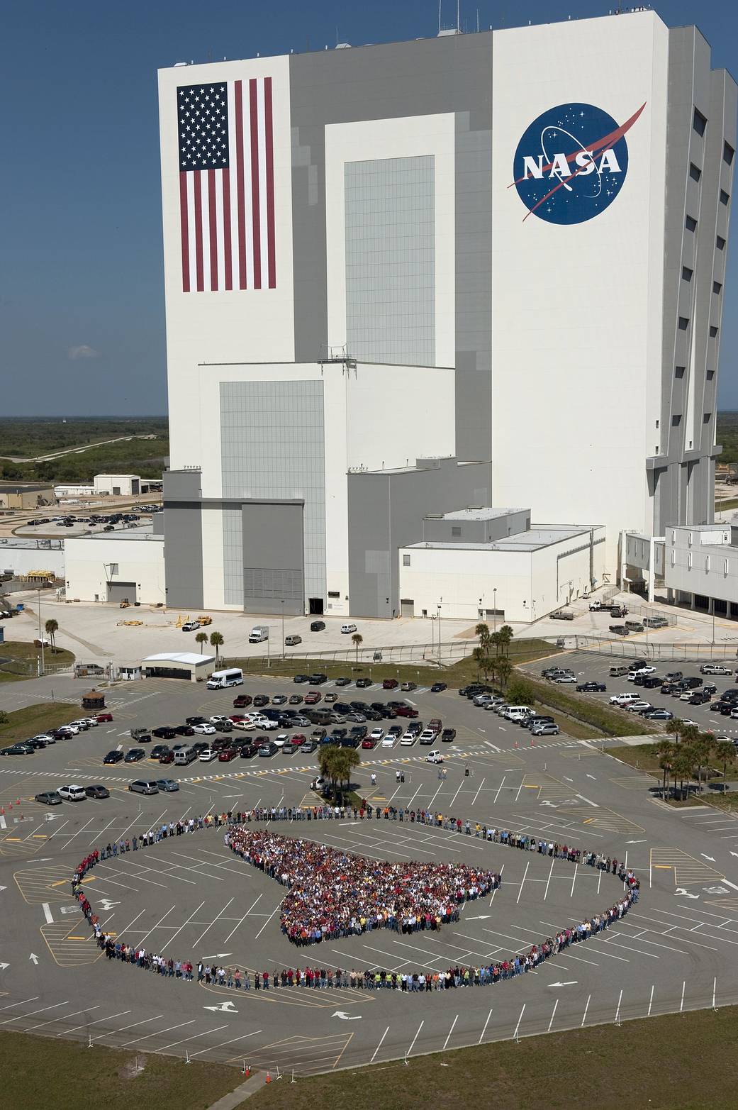 Kennedy Employees Form Human Shuttle