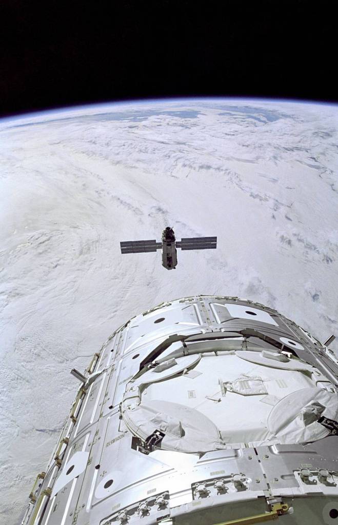 Endeavour Nears Zarya