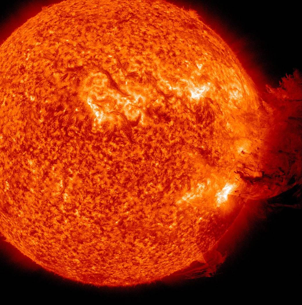 Spectacular Solar CME on 06.07.2011