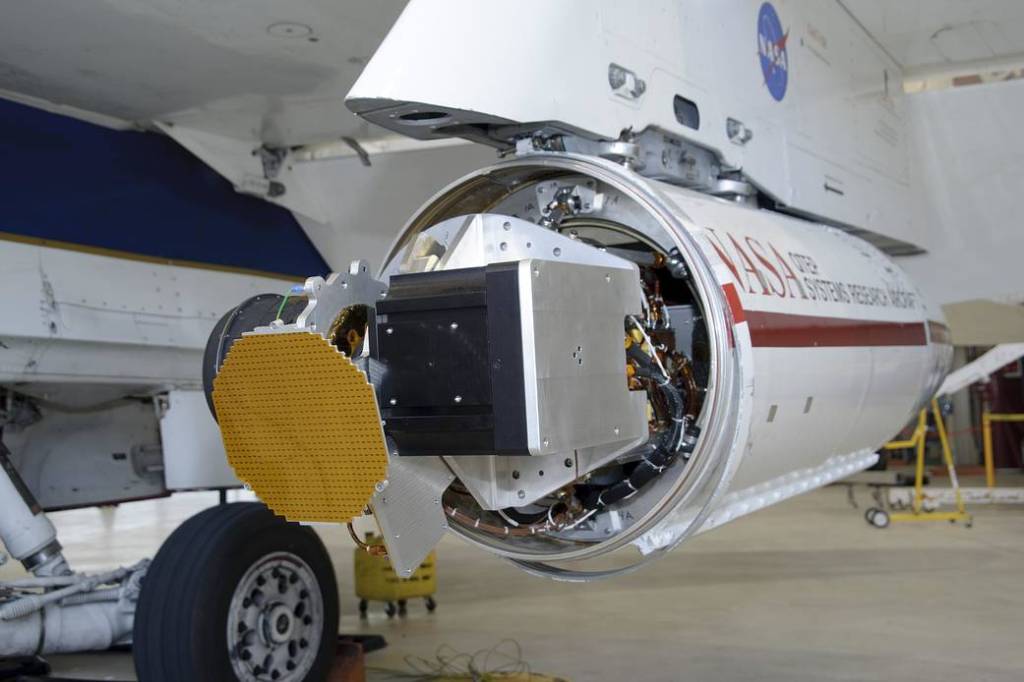 Quick Test Experimental Pod Attached to Wing of F/A-18 