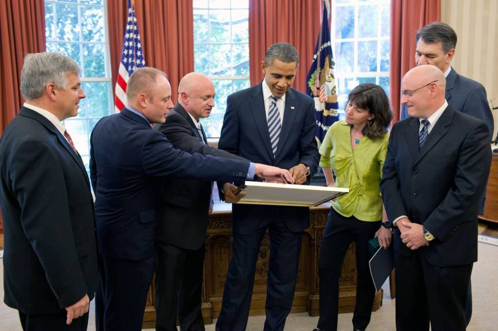 Shuttle, Station Crews Meet the President