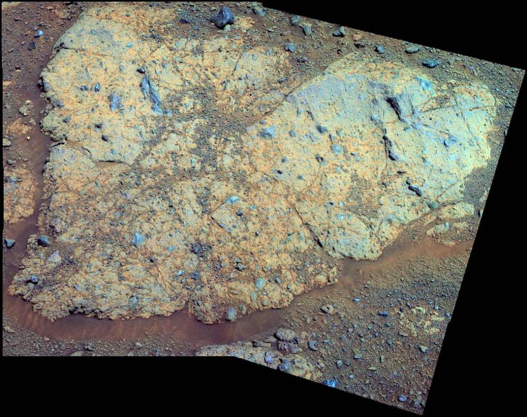 ‘Chester Lake’ Bedrock on Rim of Endeavour Crater (False Color)