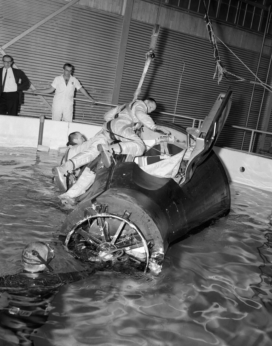 Gemini-Titan 4 Water Egress Training
