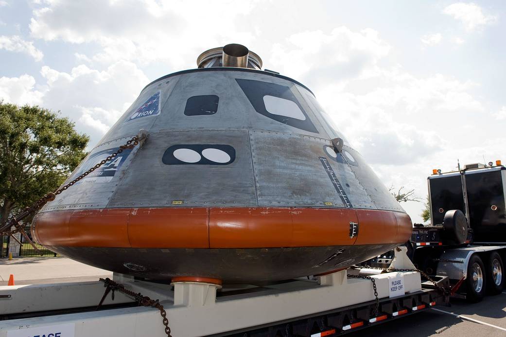 Orion Mock-Up Arrives at Johnson
