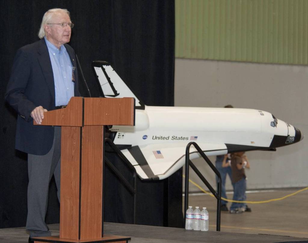 NASA Dryden Honors Space Shuttle Program Staff