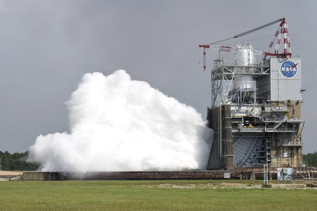 NASA Tests Deep Space J-2X Rocket Engine