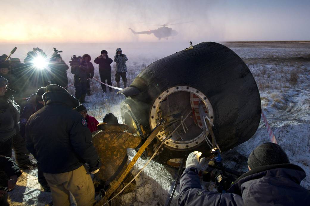 Expedition 29 Crew Lands