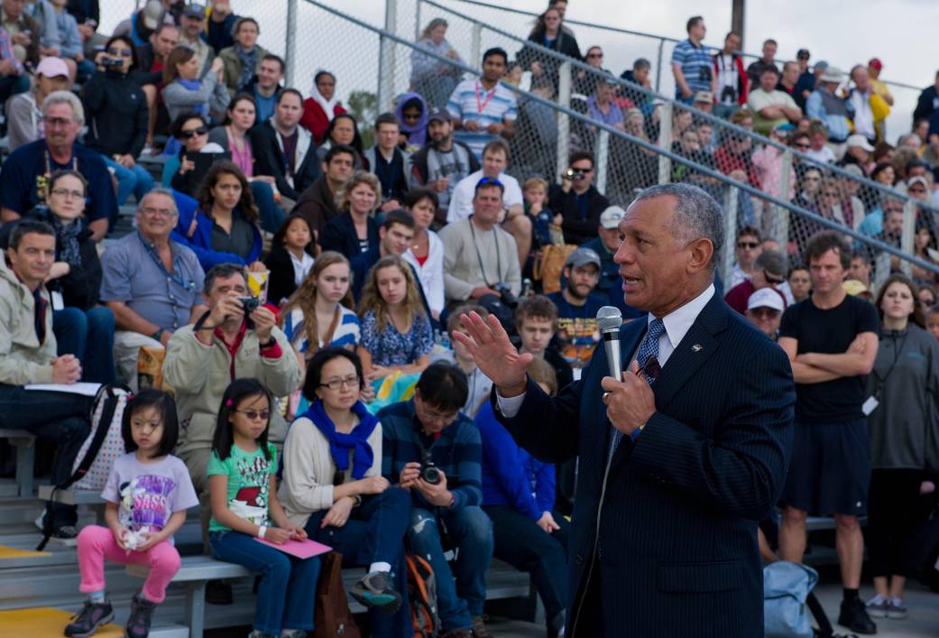 Administrator Bolden Speaks at MSL Launch