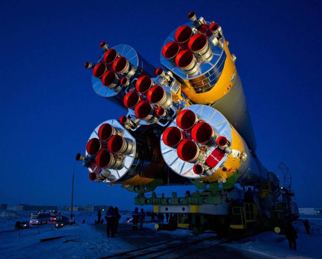 Expedition 30 Soyuz Rolls to the Pad