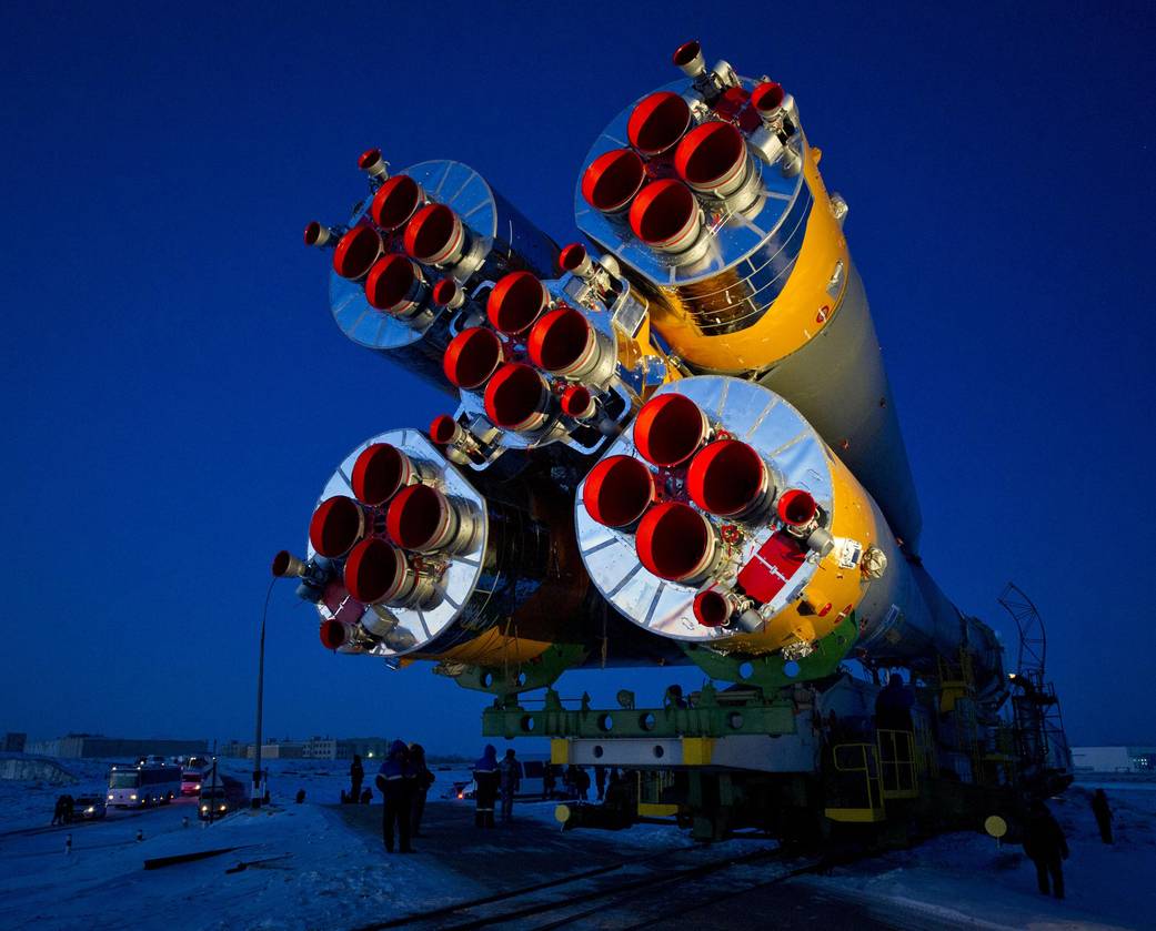 Expedition 30 Soyuz Rolls to the Pad