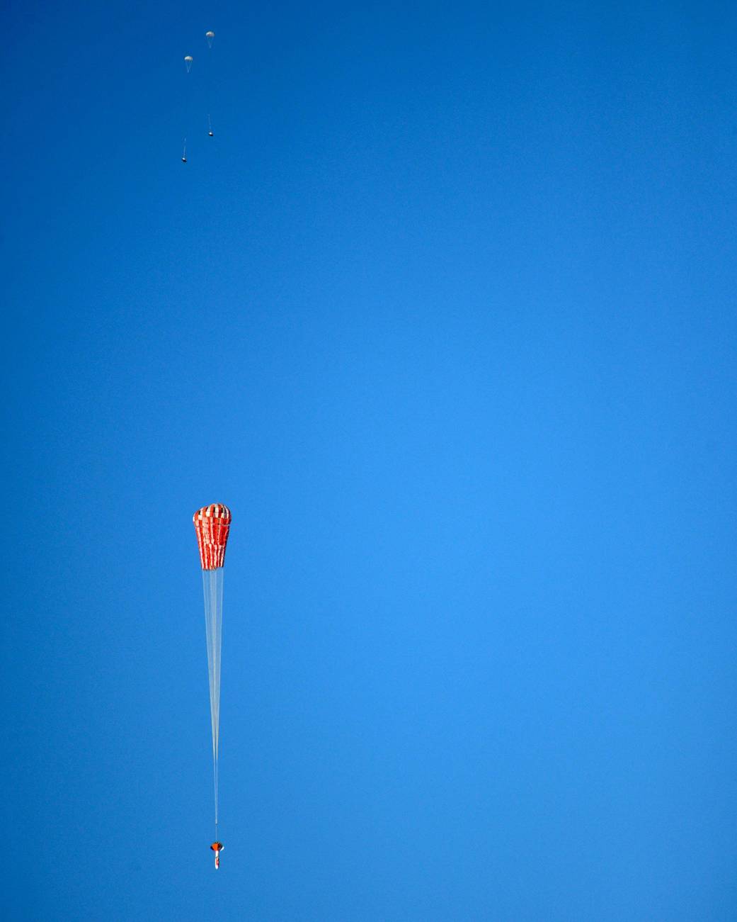 Orion Parachute Test, Dec. 20, 2011