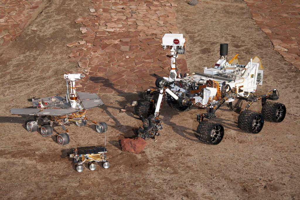 Three Generations in Mars Yard, High Viewpoint