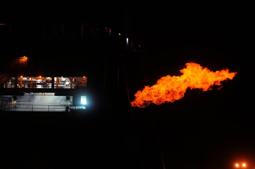 J-2X PowerPack Test Lights Up the Night