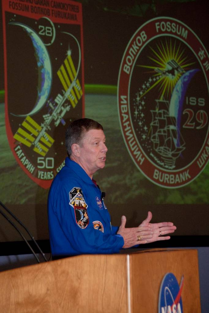 Astronaut Mike Fossum visits NASA Dryden