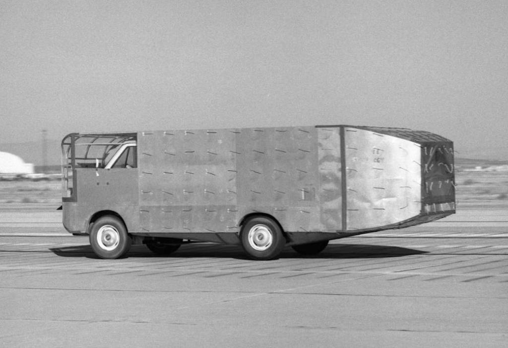 Aerodynamic Truck: Semi-Boat Tail 
