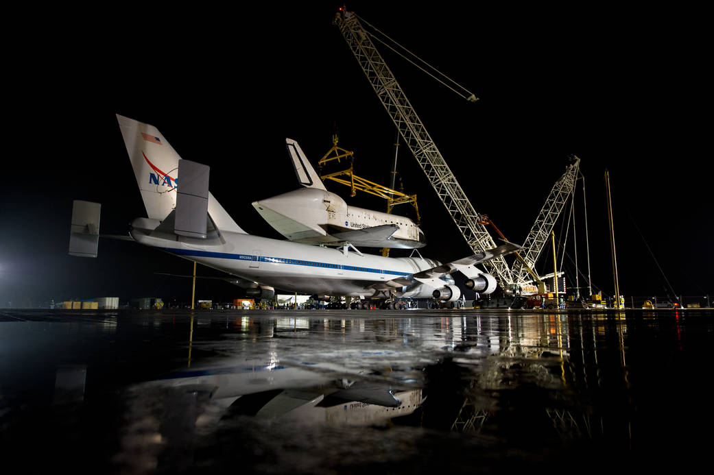 Space Shuttle Discovery Readied for Demate