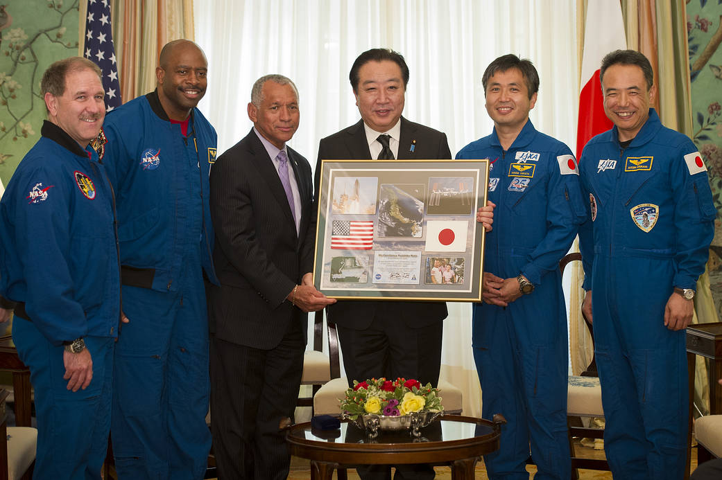 NASA Administrator Meets With Japanese Prime Minister