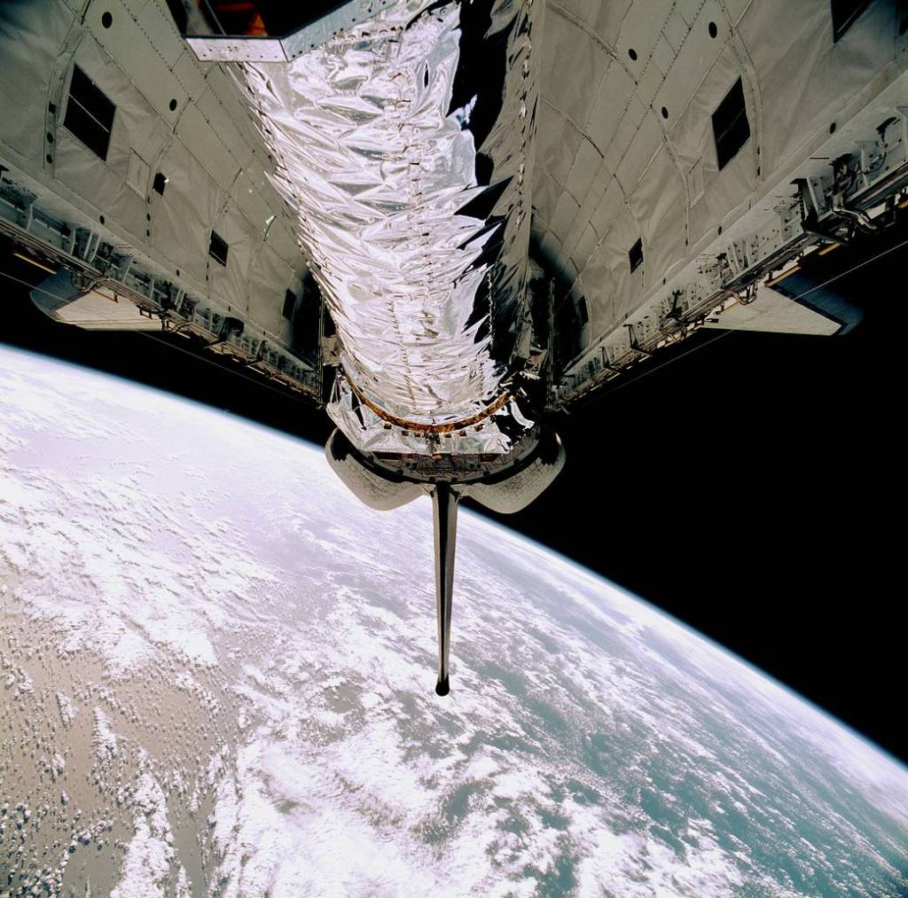 July 23, 1999, Chandra X-ray Observatory Awaits Deployment