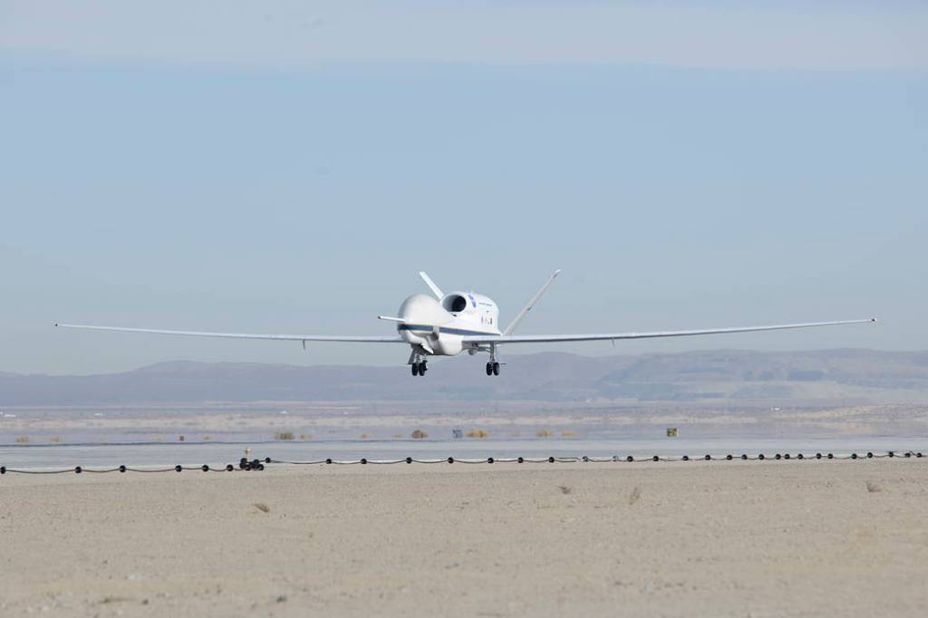 Global Hawk UAV-to-UAV Refueling Demonstration