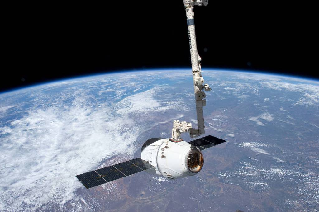 Capturing SpaceX’s Dragon