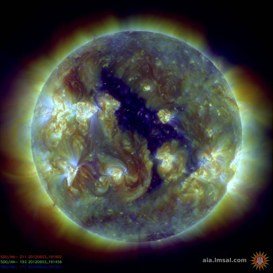 Large Coronal Hole Facing Earth