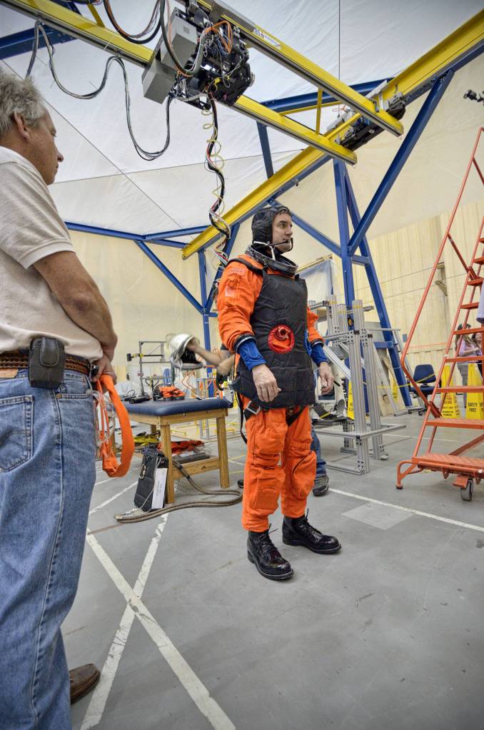 Evaluation of the Advanced Crew Escape Suit
