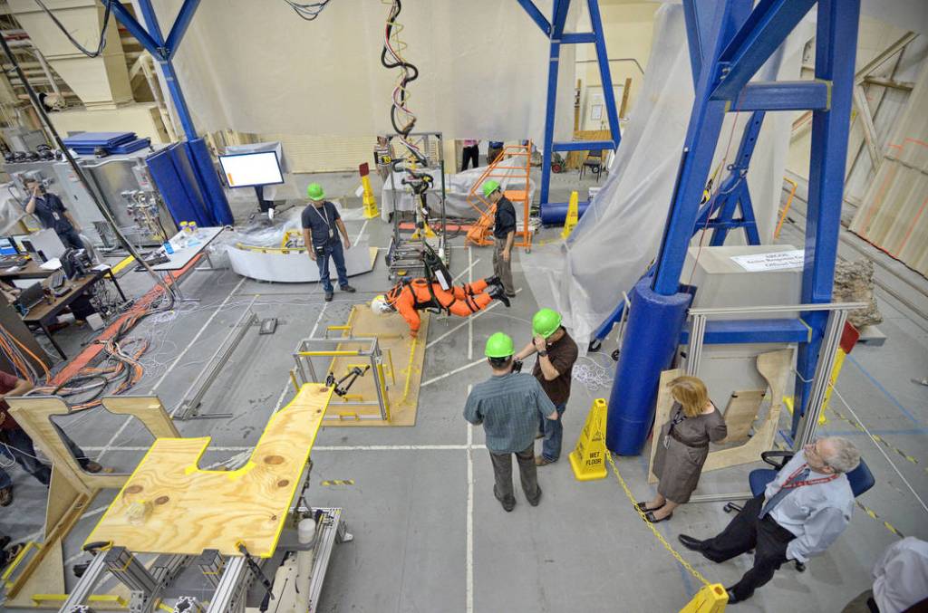 Evaluation of the Advanced Crew Escape Suit
