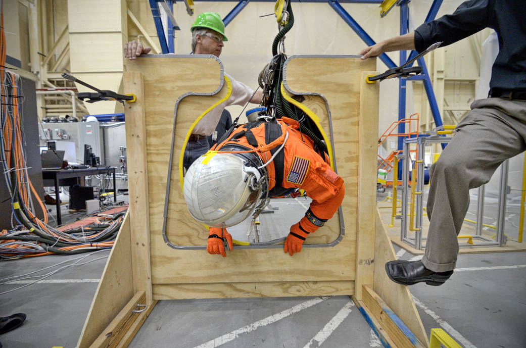 Evaluation of the Advanced Crew Escape Suit