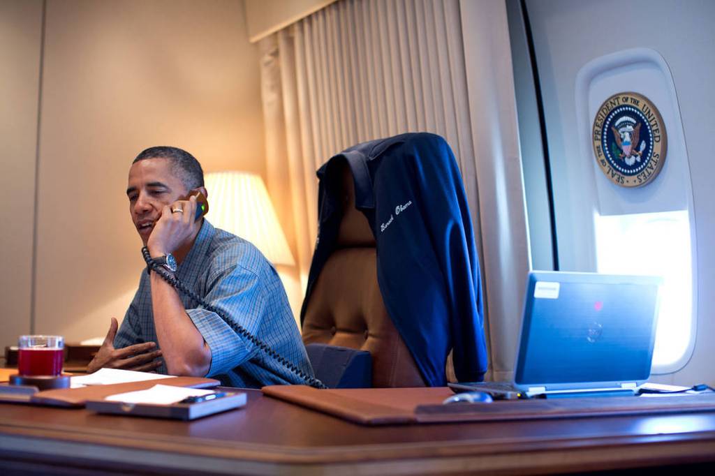 President Obama Phones Mars Rover Team